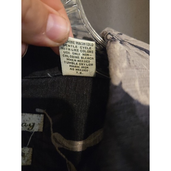 Batik Bay Hawaiian Silk Shirt, Men's Medium Floral Button Up, Tropical Vacation - Picture 6 of 8